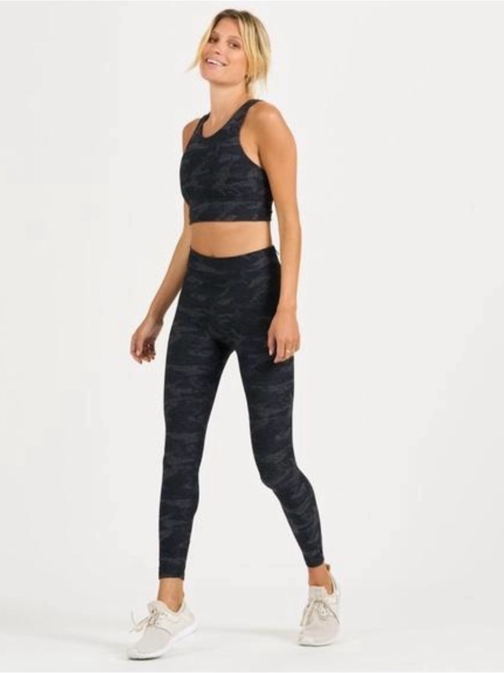Vuori Clean Elevation Leggings Black Camo XS VW444 - Picture 3 of 10